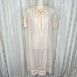 Vintage light pink sheer short sleeve robe